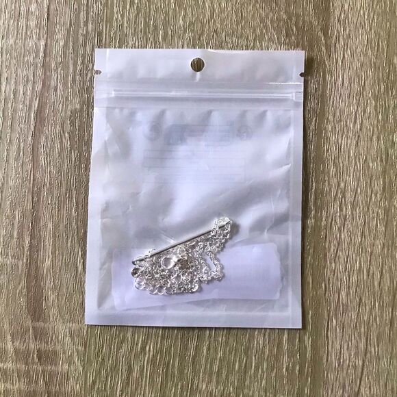 NEW … Simple Silver Bar Necklace - Picture 6 of 7